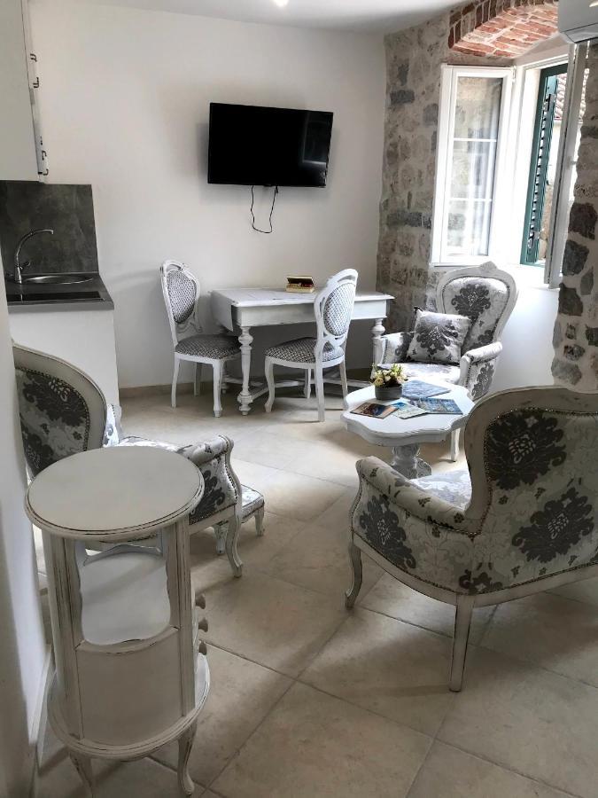 New Renovated Old Town Martiva Apartment Kotor Kültér fotó
